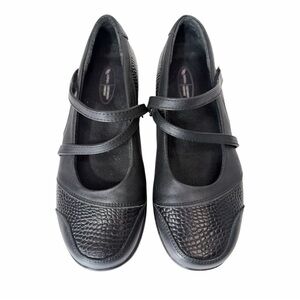 Aetrex Black Women's Mary Jane Shoes.